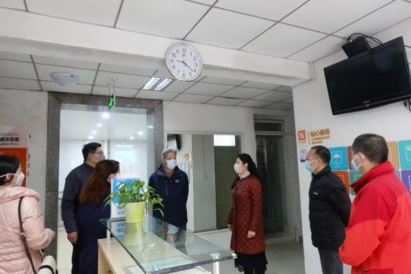 抗击新冠肺炎 成电人在行动