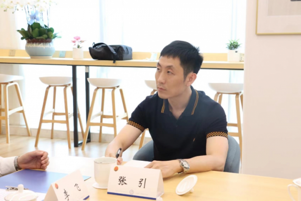 【在成电，创未来】张引：与学生携手前行